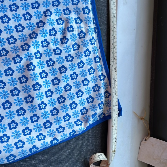 SOLD—Reversible skirt EXCELLENT CONDITION - Picture 3 of 4